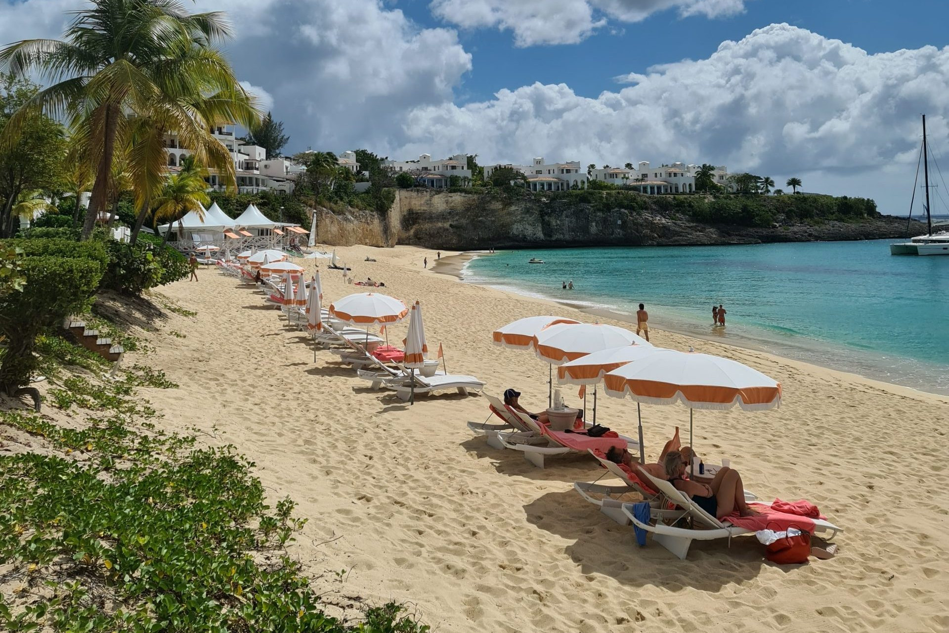 Charter to Baie Longue beach