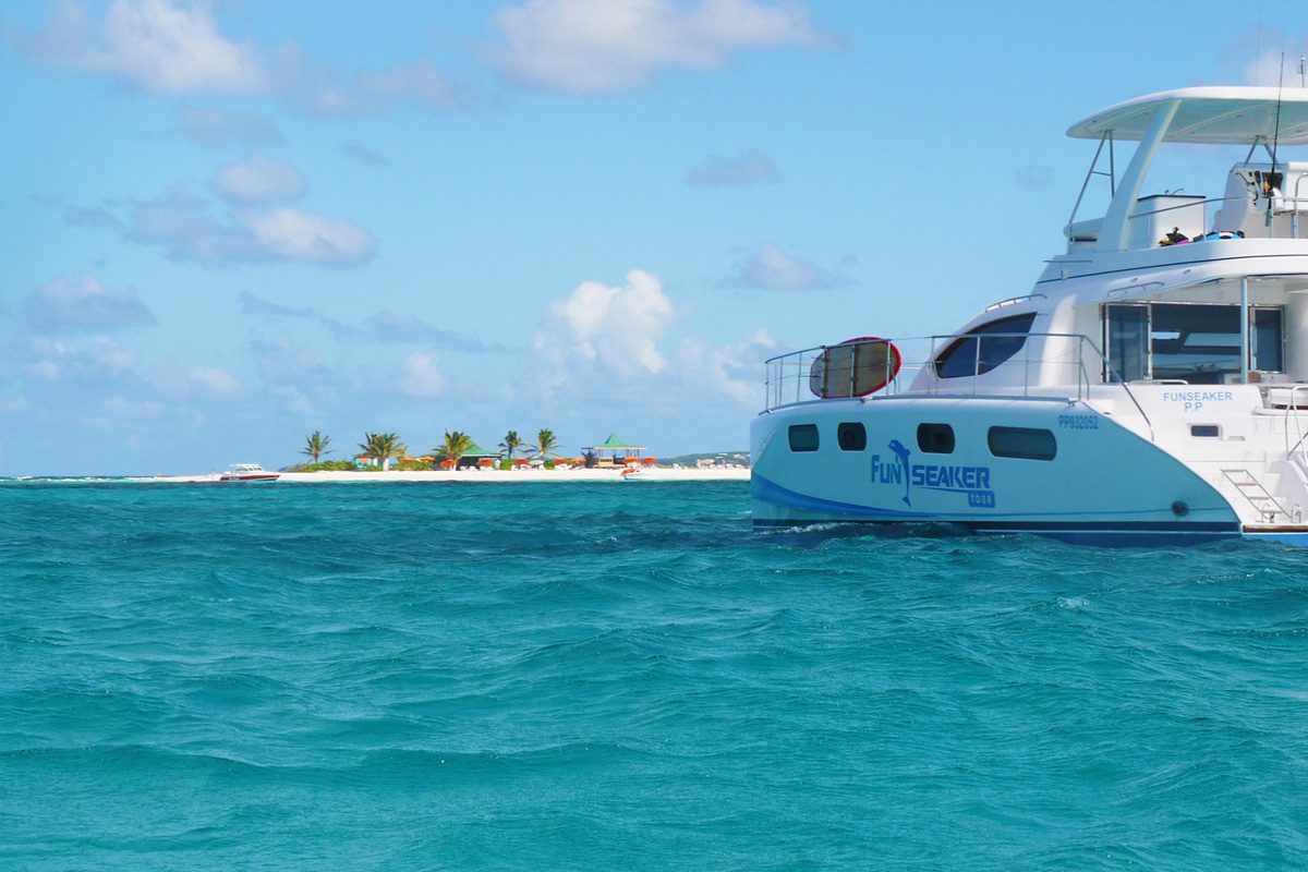 Fun seeker boat charter Sandy Island