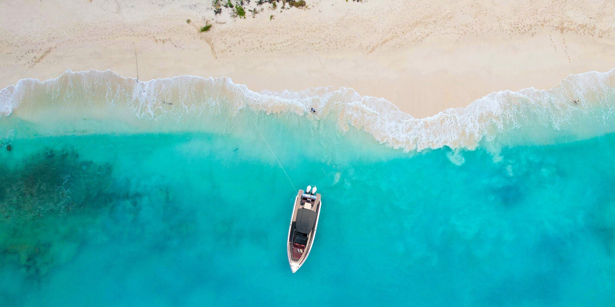 Prickly Pear Cay charter yacht